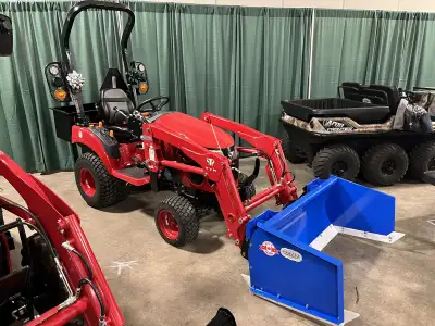 4-7ft Strive box blades, inc standard skid steer brackets. 145-200Lbs, Made to suit compact tractors...