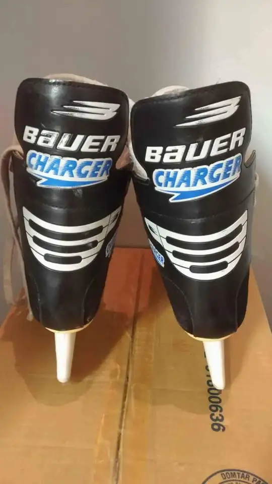 Bauer Charger Skates - Size 8 in Skates & Blades in City of Toronto - Image 3