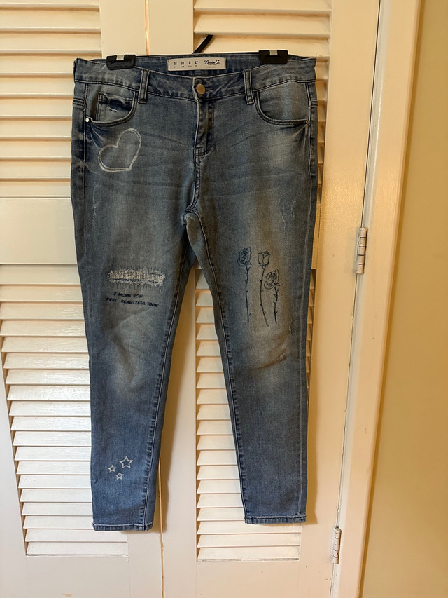 Artsy denim jeans in Women's - Bottoms in Ottawa