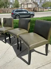 4 Free Dining Chairs in Douglasdale SE