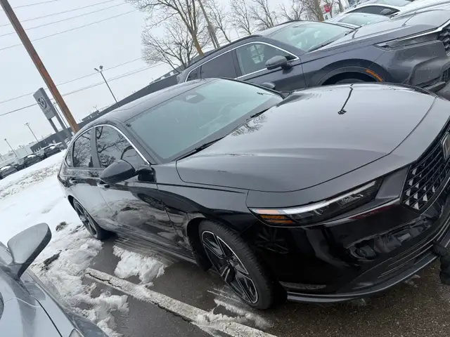 Honda accord 2024 sports hybrid ( low km ) in Cars & Trucks in Mississauga / Peel Region - Image 7