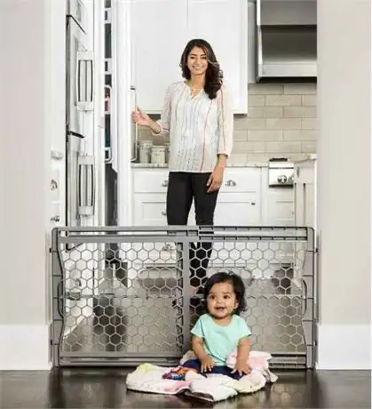 Regalo 23" Easy Fit Plastic Expandable Safety Baby Gate
