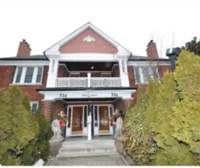 Beautiful 1 Bedroom Apartment St. Clair & Bathurst St.