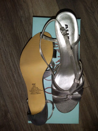 Sandals gr 8M couleur argent