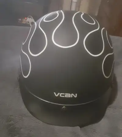 New, worn only once. Size medium 57 - 58 cm.