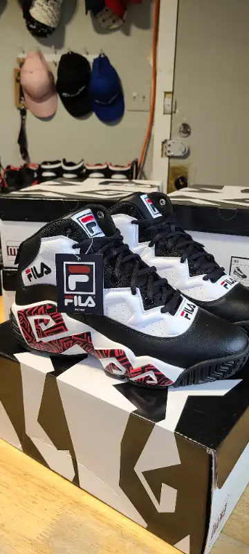 NEW FILA SHOES//NEUF SOULIER FILA, View more