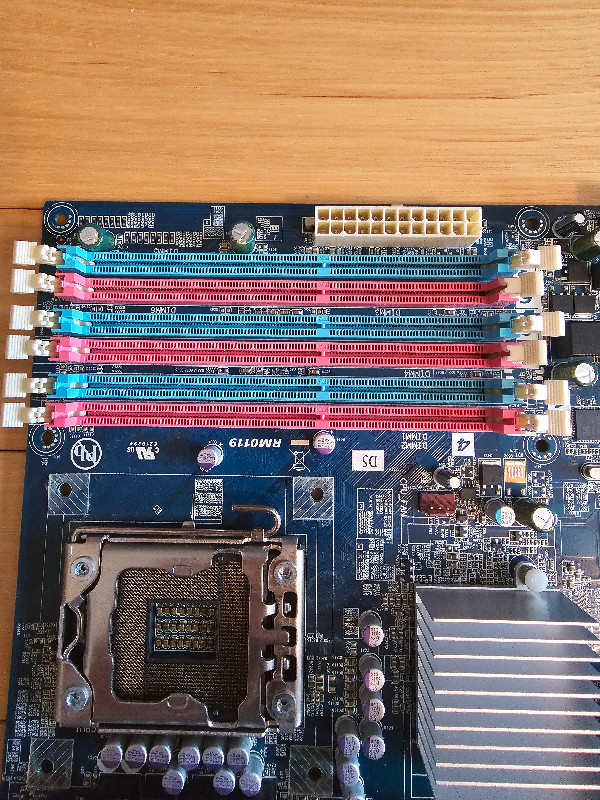 Dell Bloomfield Intel X58 MIX58EX Motherboard (LGA1366) in System Components in Oakville / Halton Region - Image 3
