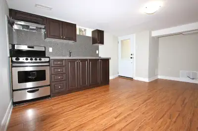 Toronto 2- bedroom basement apartment next to Lansdowne subway station All utilities are included. -...