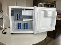 Sunbeam mini refrigerator 