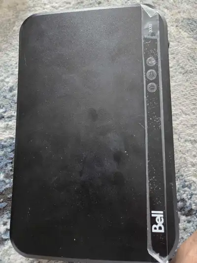 I’m selling a Bell Home Hub 3000 (Sagemcom) Details: • Model: Bell Home Hub 3000 (Sagemcom) • Condit...