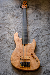 Maruszczyk Elwood 5 Fretless Bass