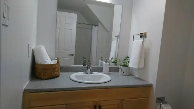 Short or long-term fully furnished 1-BR unit - centrally located in Short Term Rentals in City of Halifax - Image 10