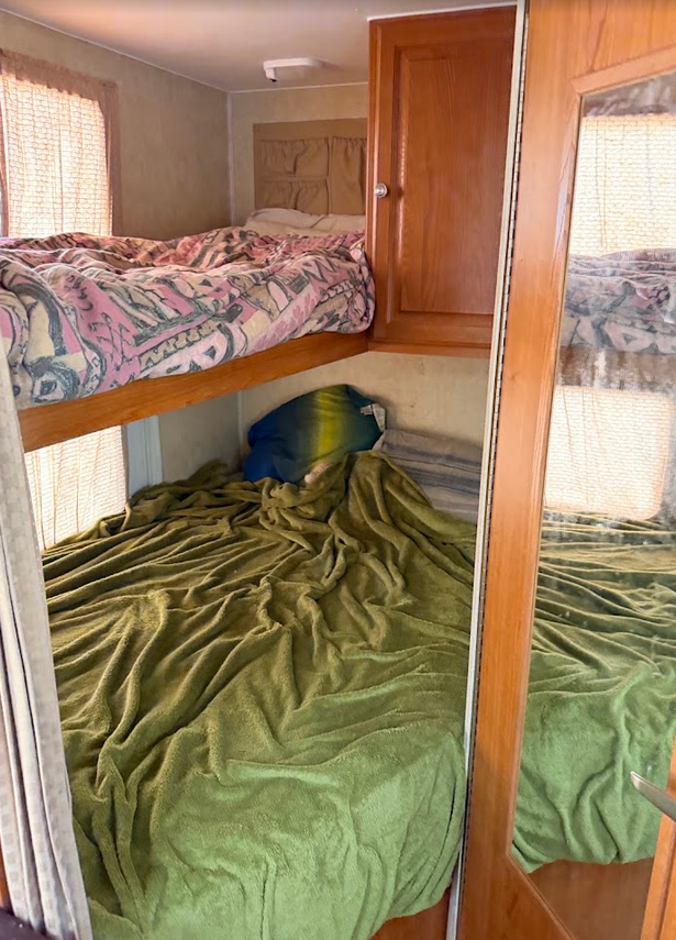 stephanie in Travel Trailers & Campers in Dawson Creek - Image 7