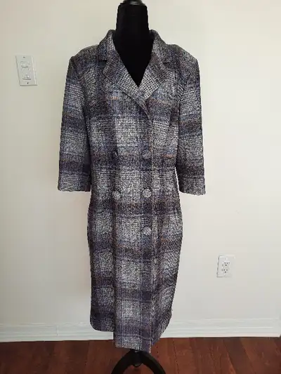 Spring Button Coat Dress. Size L. Etobicoke, View more