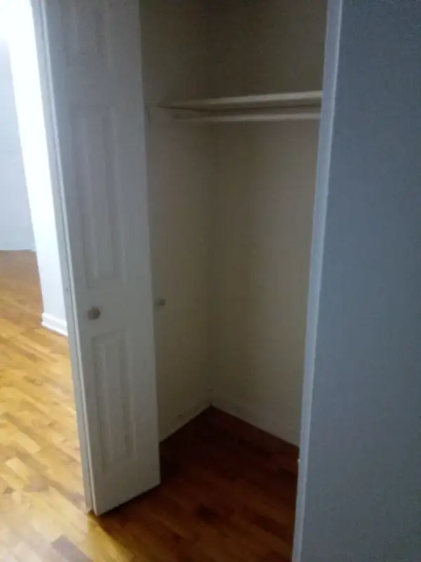 Looking for Roommate for May 1st...Centretown..Long term in Room Rentals & Roommates in Ottawa - Image 8