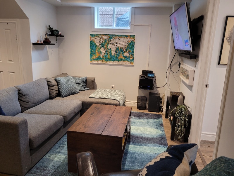 Impressive 3bedroom plus den unit Bloor and Dufferin Long Term