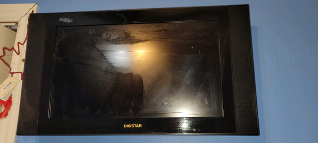 23 inch flat screen tv in TVs in Belleville