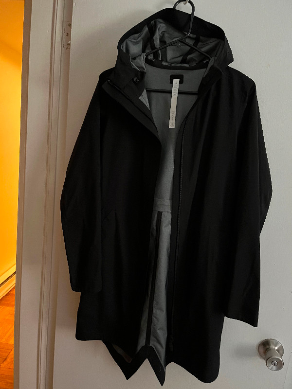 Lululemon Rain Haven Jacket - Black size 6 in Women's - Tops & Outerwear in City of Toronto - Image 2