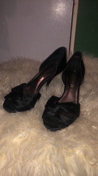 bcbg black heels size 8