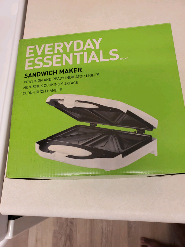 Everyday Essentials Sandwich Maker in Microwaves & Cookers in Edmonton