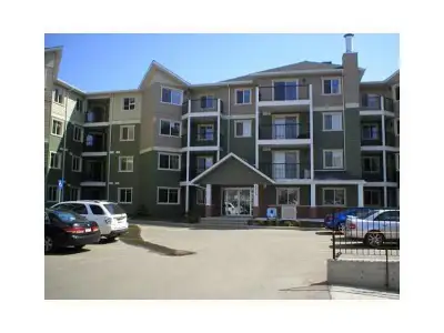 For Sale by Owner This bright and inviting south-facing corner unit condo is located in the desirabl...