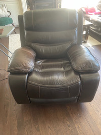 ASHLEY LEATHER LOVE SEAT & POWER/ROCKING RECLINER