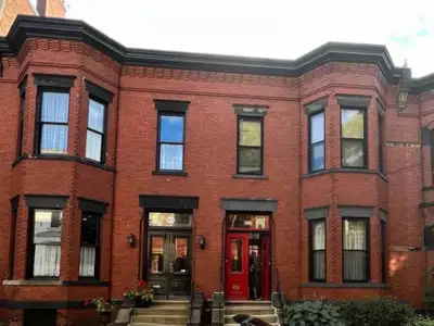 Executive heritage apartment on Germain street, Saint John Heat included. Power tenants responsibili...