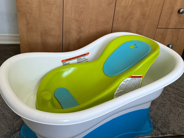 Baby bathtub in excellent condition for sale dans Bain, table à langer  à Ouest de l’Île - Image 2