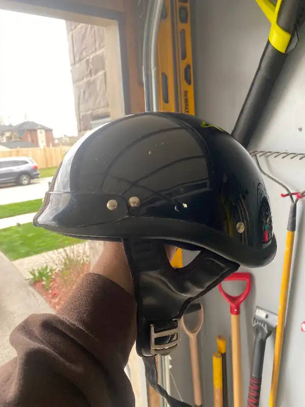 Motorcycle helmet in Motorcycle Parts & Accessories in Hamilton - Image 4