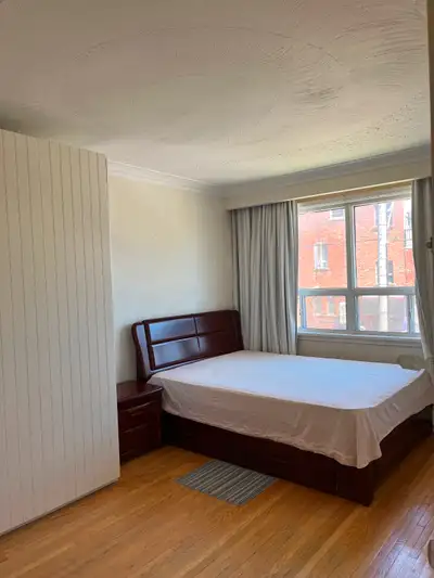 $970 Nice room for rent in Downtown of Toronto .