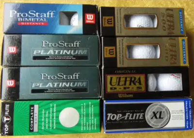 Ensemble de 51 balles de golf neuves voir photos jointes Valeur de 105$ laissé pour 50$