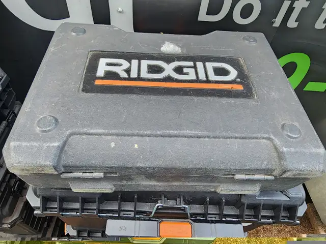 Ridgid 3/8 in(10mm) Variable Speed 14.4V  Battery Drill Charger in Power Tools in Windsor Region - Image 11
