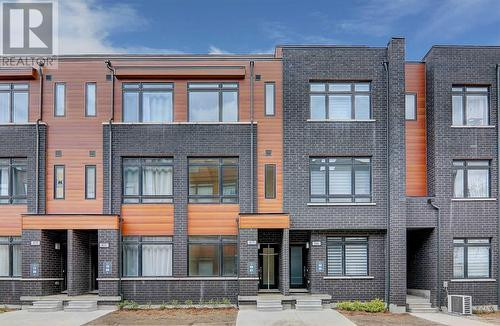 Strata Townhouse for Sale in Downtown Richmond Hill in Houses for Sale in Markham / York Region