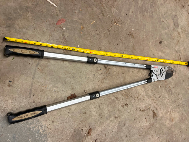 Trail Blazer - Ratcheting loppers in Outdoor Tools & Storage in Barrie