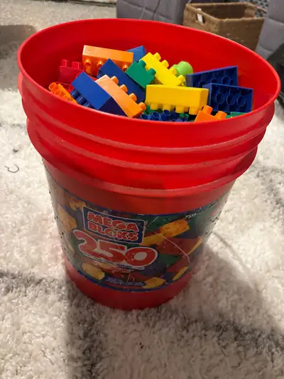 I'm selling a tub of 250 Mega Bloks. The blocks are in good condition and ready for a new home. Thes...