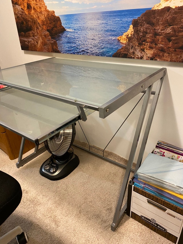 Glass Desk with Keyboard Tray Desks Winnipeg Kijiji