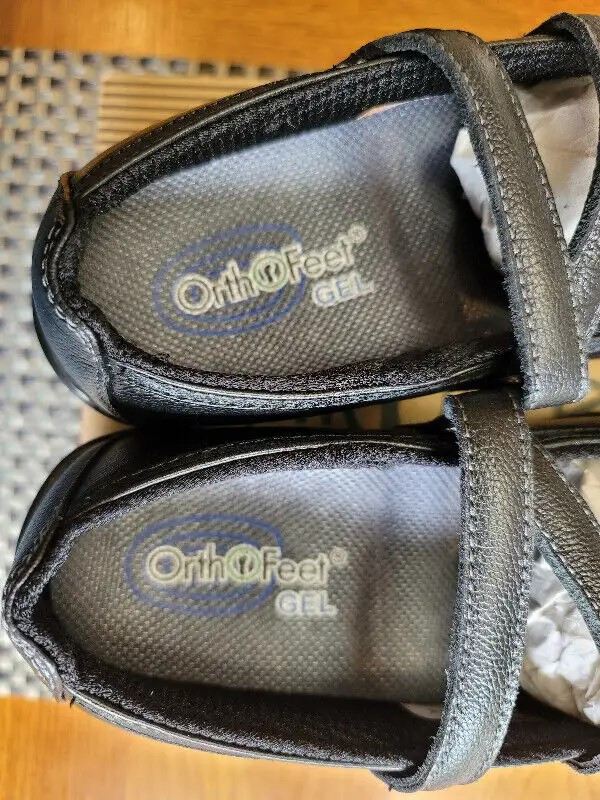 OrthoFeet Celina Shoe 7.5 Wide in Women's - Tops & Outerwear in Markham / York Region - Image 3