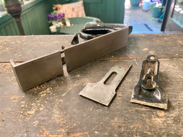 As Is Vintage Cast Iron Stanley 190 Rabbet Plane Hand Tools in Arts & Collectibles in Victoria - Image 8