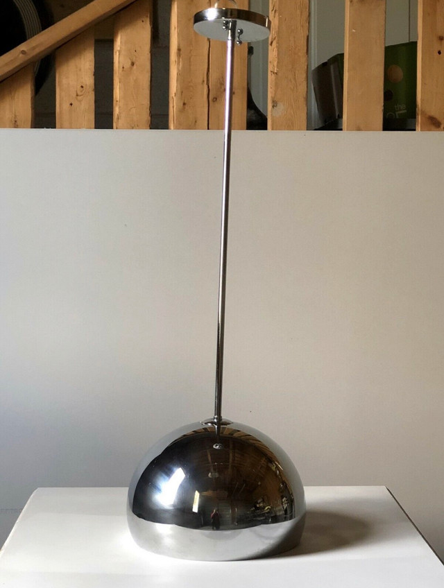 Chrome lamp for sale, in great condition  in Indoor Lighting & Fans in Barrie - Image 2
