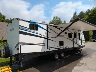 Beautiful 3 season 2018 Embrace travel trailer (ultra-light) owned by 1 family. Used approx. 4 times...