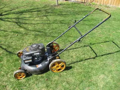 Poulan Pro lawn mower Honda motor - runs great large rear wheels no bag $115