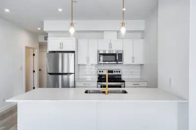 LUXURY 2 Bedroom 2 Bath Available For September 1st!