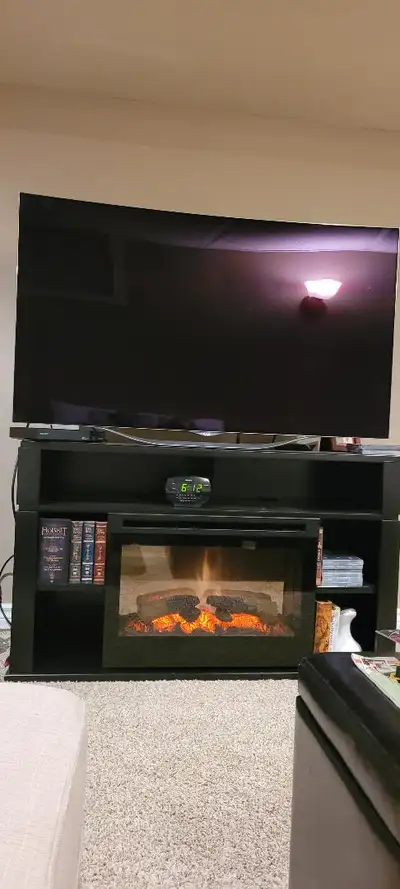 TV stand with fireplace. Very good condition. Fireplace working but heat doesn't. Hight-72 cm, Depth...