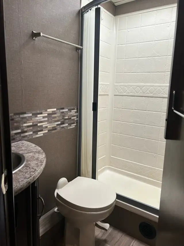 2017 Four Winds Class C 26 ft Motorhome in RVs & Motorhomes in Red Deer - Image 8