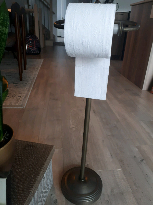 Support en laiton de papier de toilette avec tableau dans Articles pour la salle de bains  à Laval/Rive Nord - Image 4
