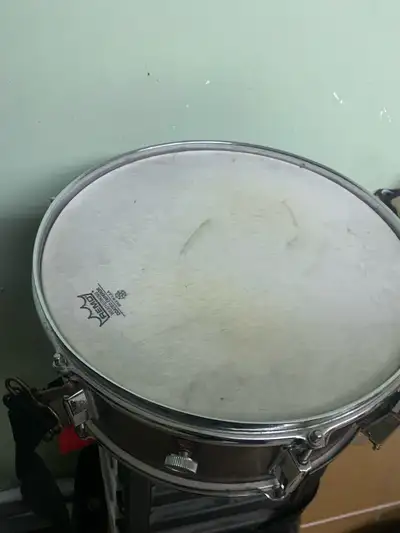Good condition with 2 sticks