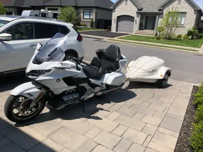Moto et remorque vendues ensemble. Mécanique A1. Tous les rappels de Honda effectués par le concessi...