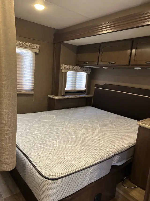 2017 Four Winds Class C 26 ft Motorhome in RVs & Motorhomes in Red Deer - Image 5