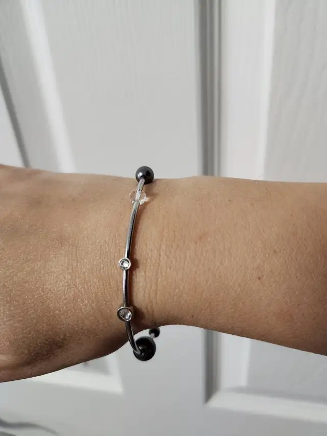 Swatch jewelry Spheritrea earrings and necklace / Swatch boucle in Jewellery & Watches in Laval / North Shore - Image 3