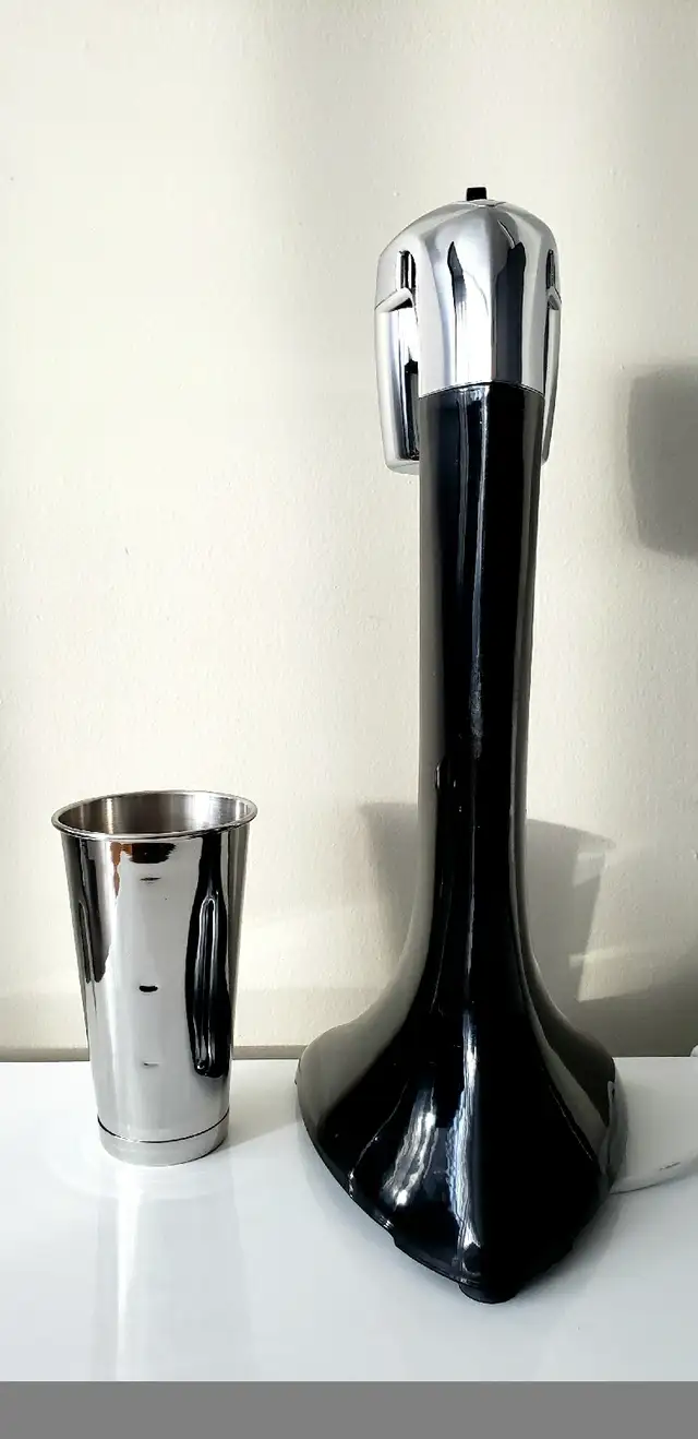 SOLD Retro Style Pro Milkshake/Drink Mixer + 24oz Stainless Cup  in Processors, Blenders & Juicers in City of Toronto - Image 6